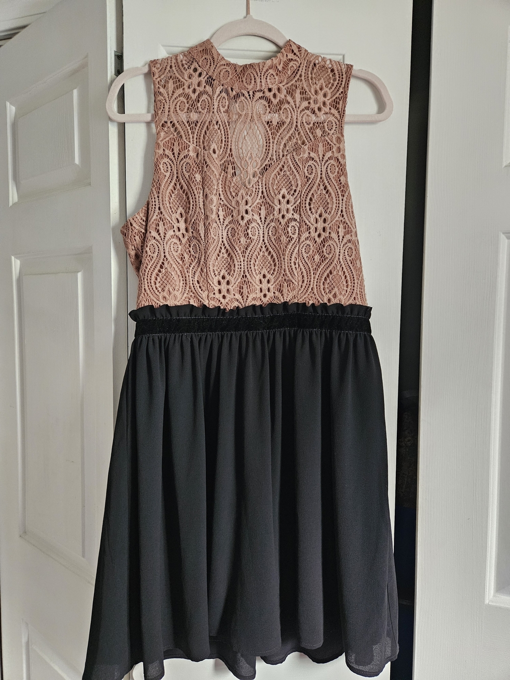 Sleeveless Lace-Top Mini Dress in Blush and Black